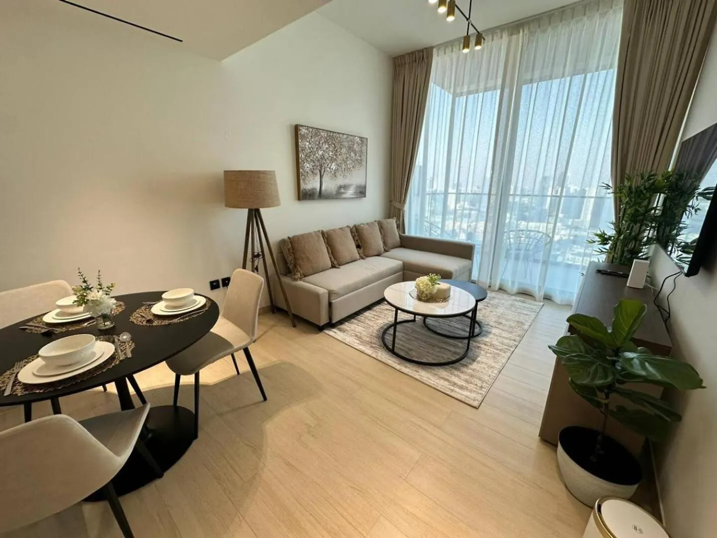 Fully Furnished 1 Bedroom Apartment With Balcony Dubai